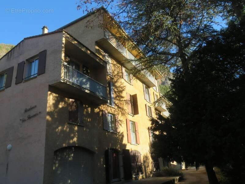 APPARTEMENT T1 de 48.50 m2, vendu meublé à  DIGNE LES BAINS (04) - photo 3