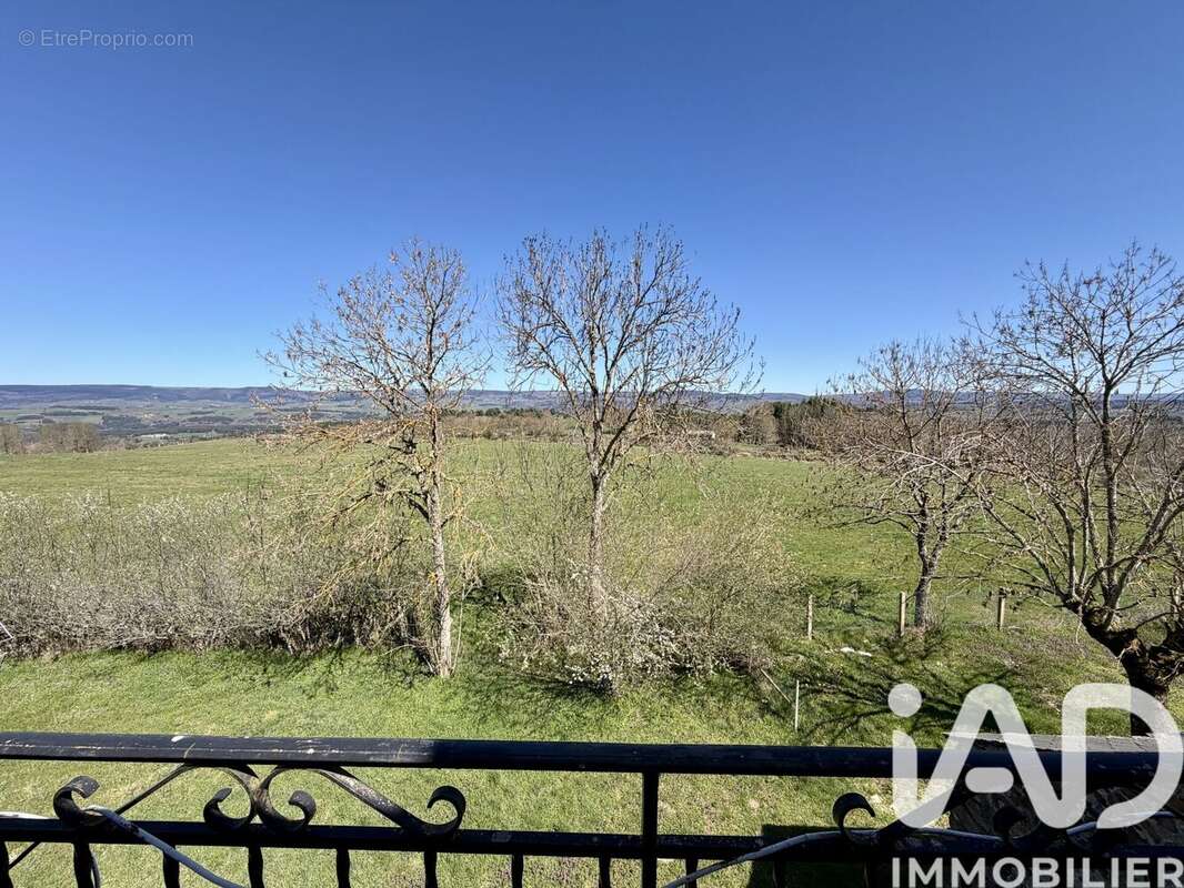 Maison 153 m² à Loubaresse  - photo 7