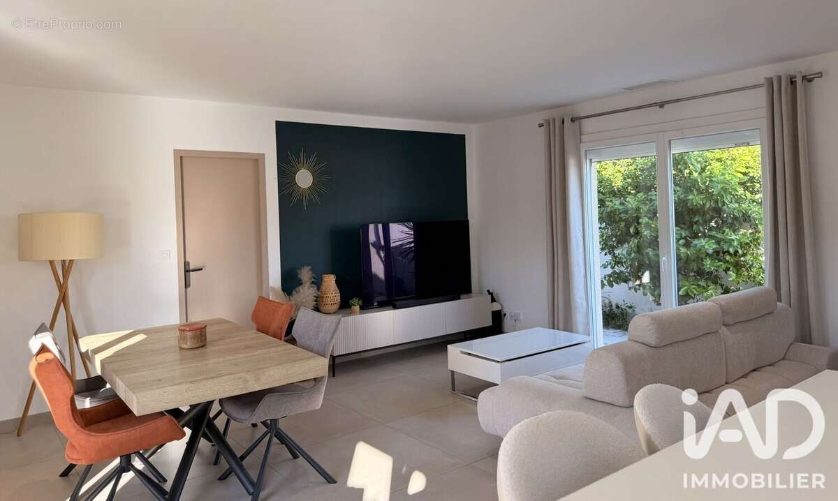 Photo 1 - Maison à LUNEL
