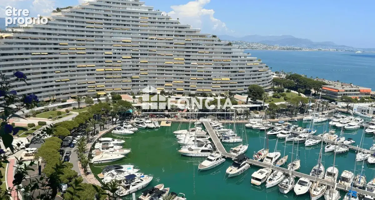 Appartement à VILLENEUVE-LOUBET