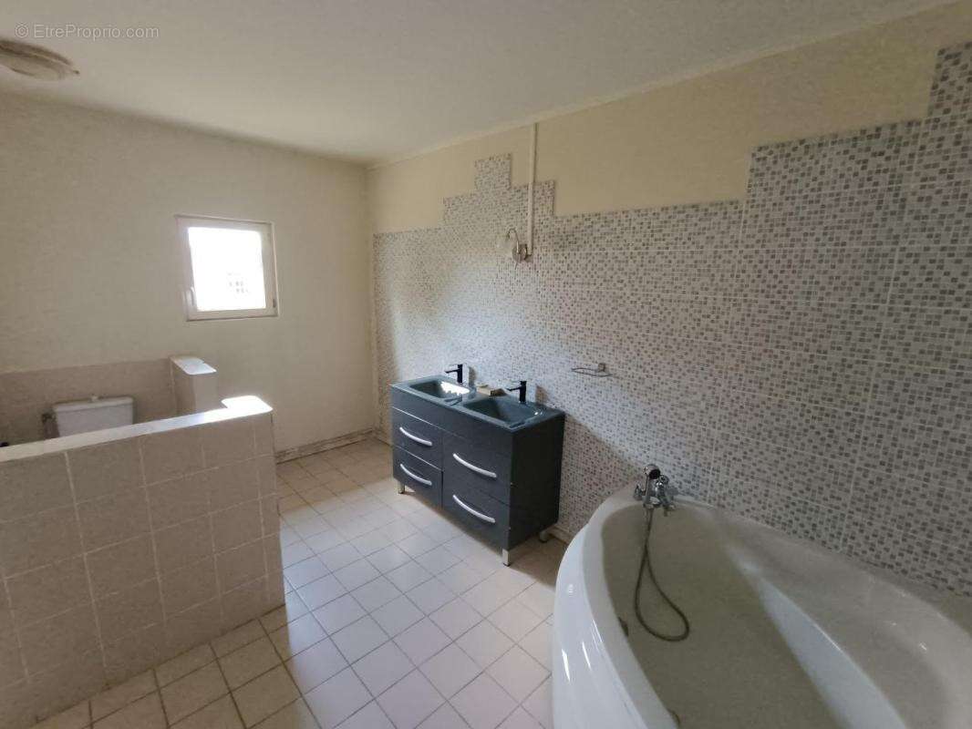 Maison à SAVIGNY-EN-REVERMONT