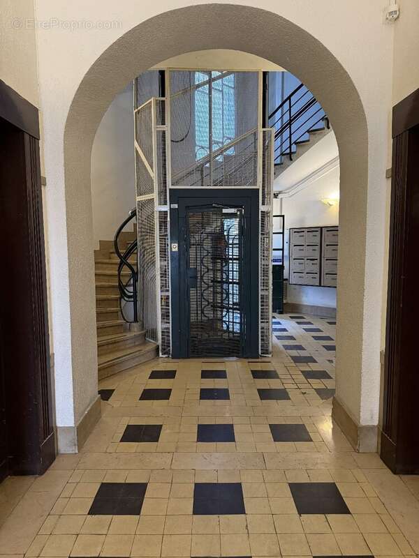 Dans un immeuble d'exception, de pur style Art-Déco (constuction 1934) - photo 4