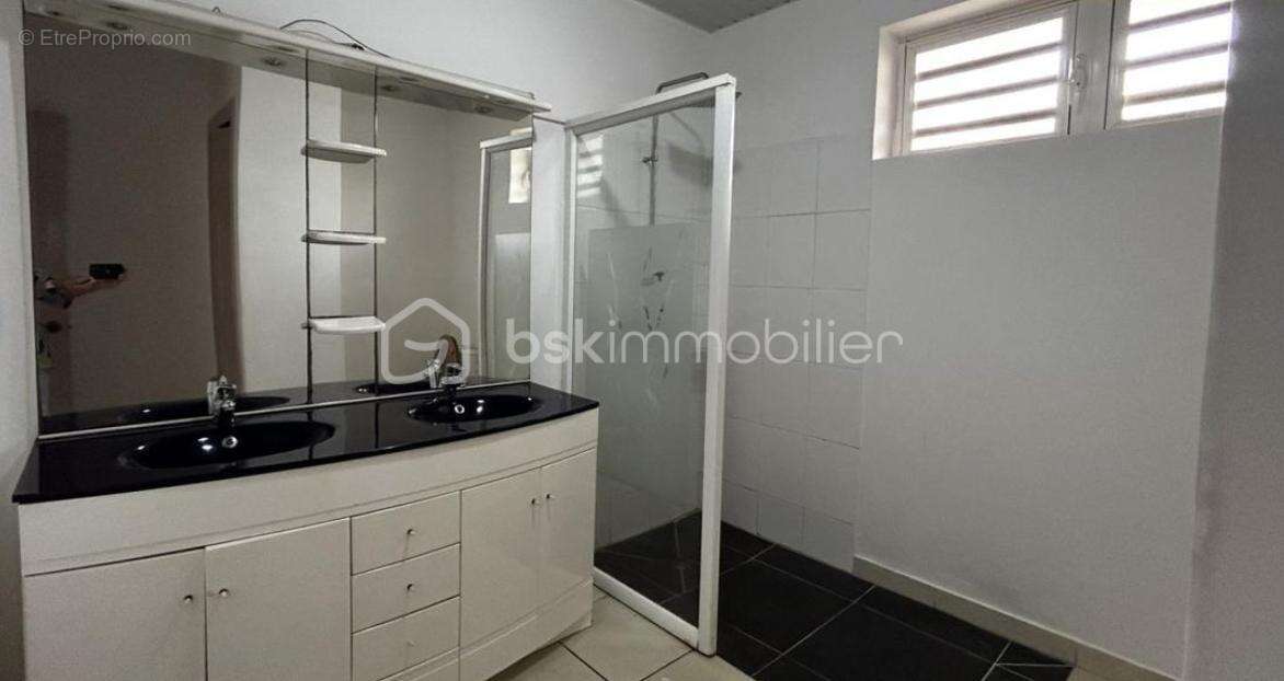 Maison à REMIRE-MONTJOLY