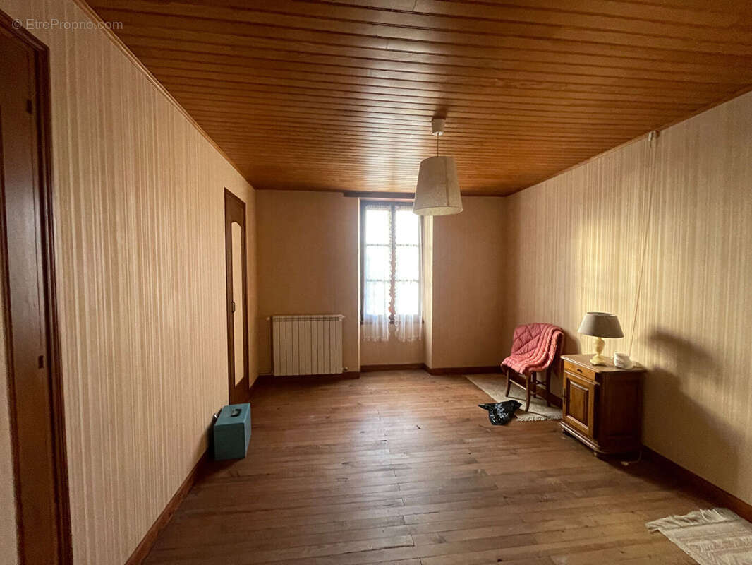 Maison à GENSAC