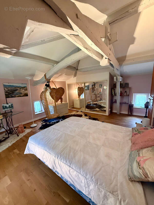 Maison à SAINT-MARTIN-DE-BEAUVILLE