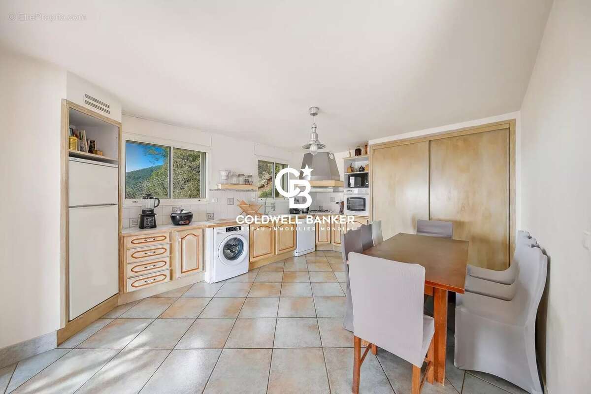 Maison à CARQUEIRANNE