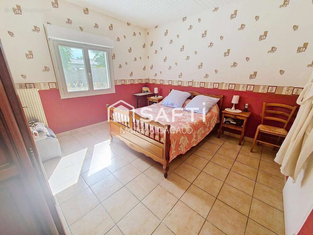Maison 129 m² à Sainte-Severe  - photo 7