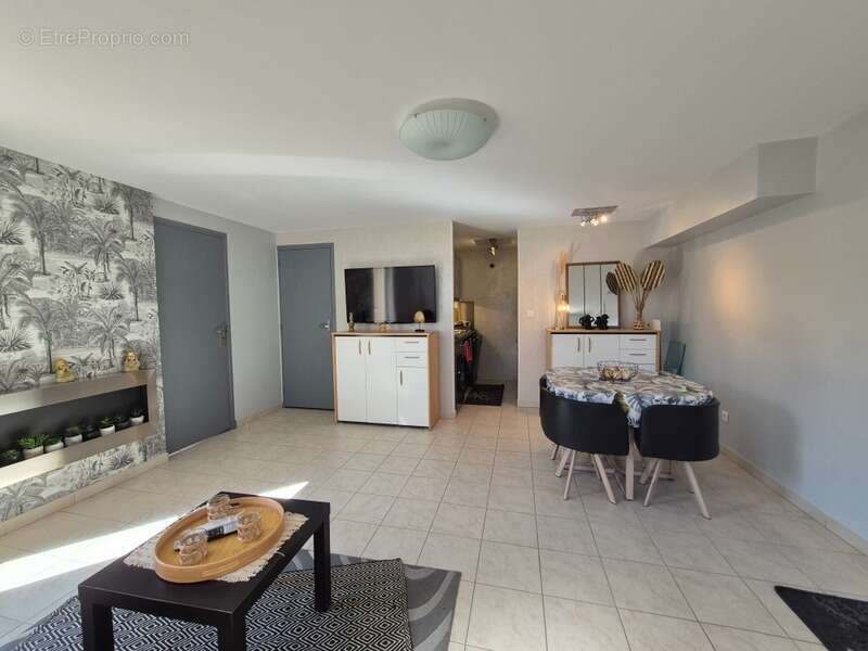 Maison à SOLLIES-VILLE