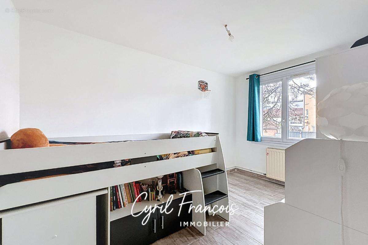 Appartement à SATHONAY-CAMP