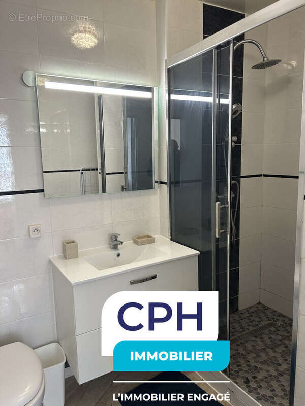 Appartement à COURBEVOIE