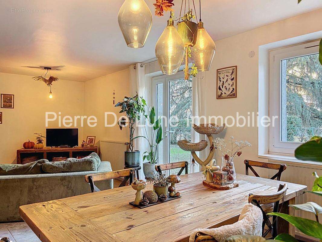 Appartement à SAINT-ETIENNE