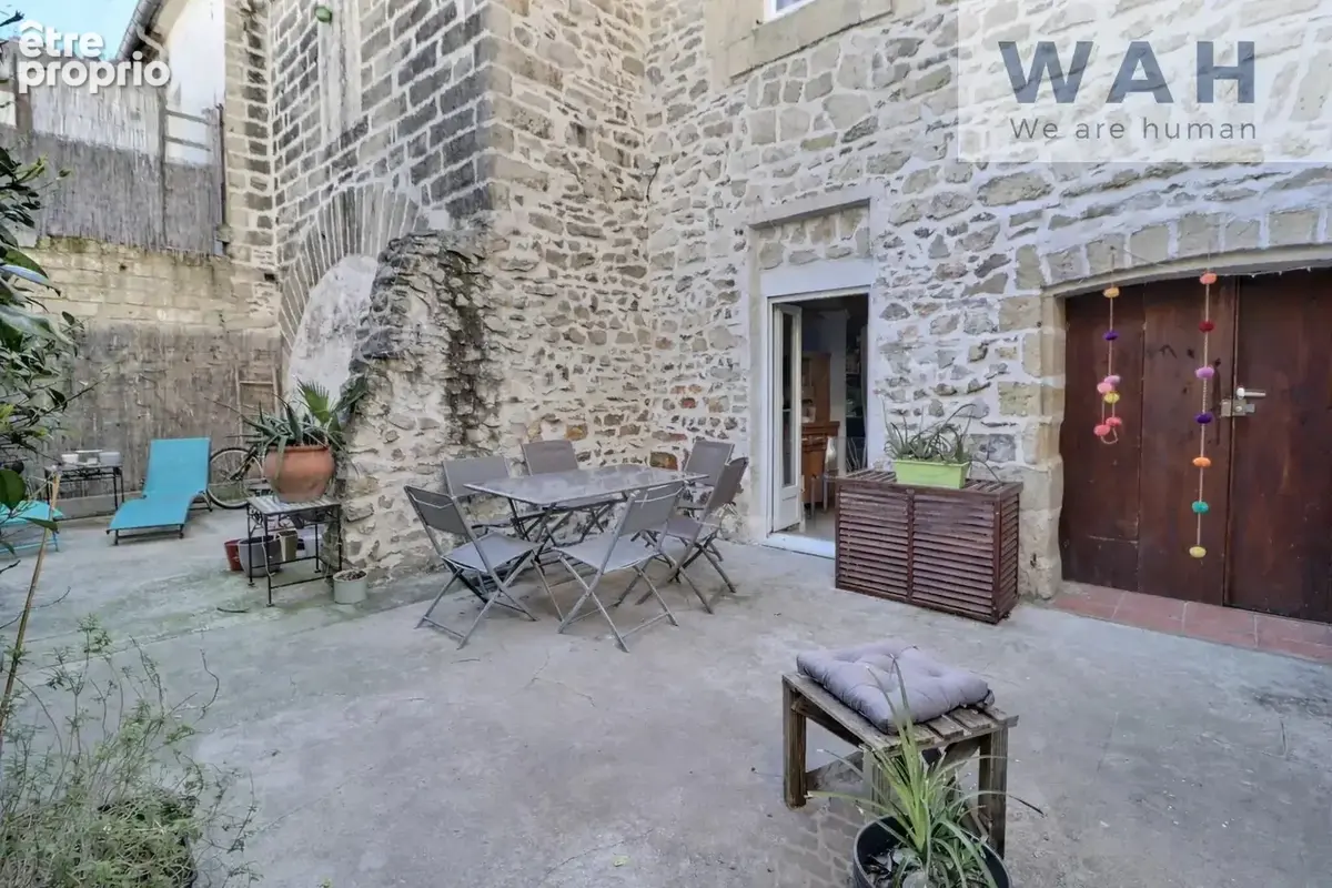 Maison de ville avec 2 studios indépendants, cour et garage - photo 8