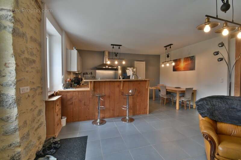 Maison à SAINT-LEGER-MAGNAZEIX