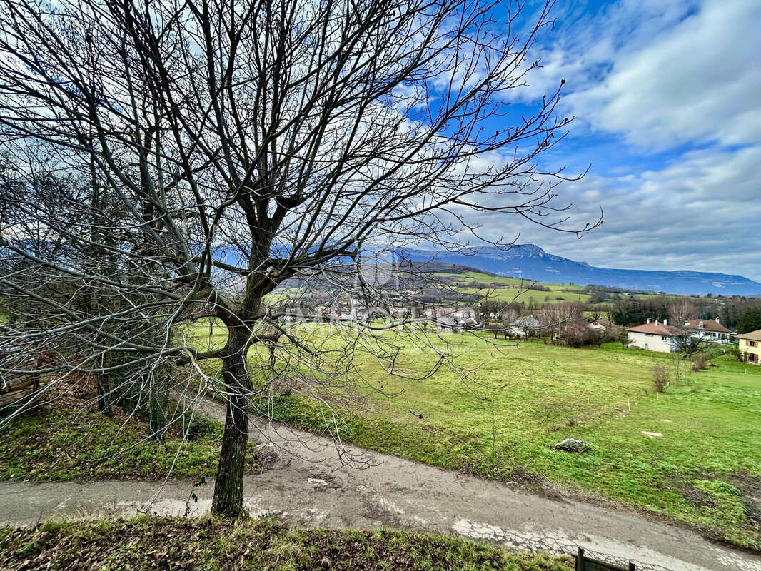 Terrain 760 m² à Jarrie  - photo 2