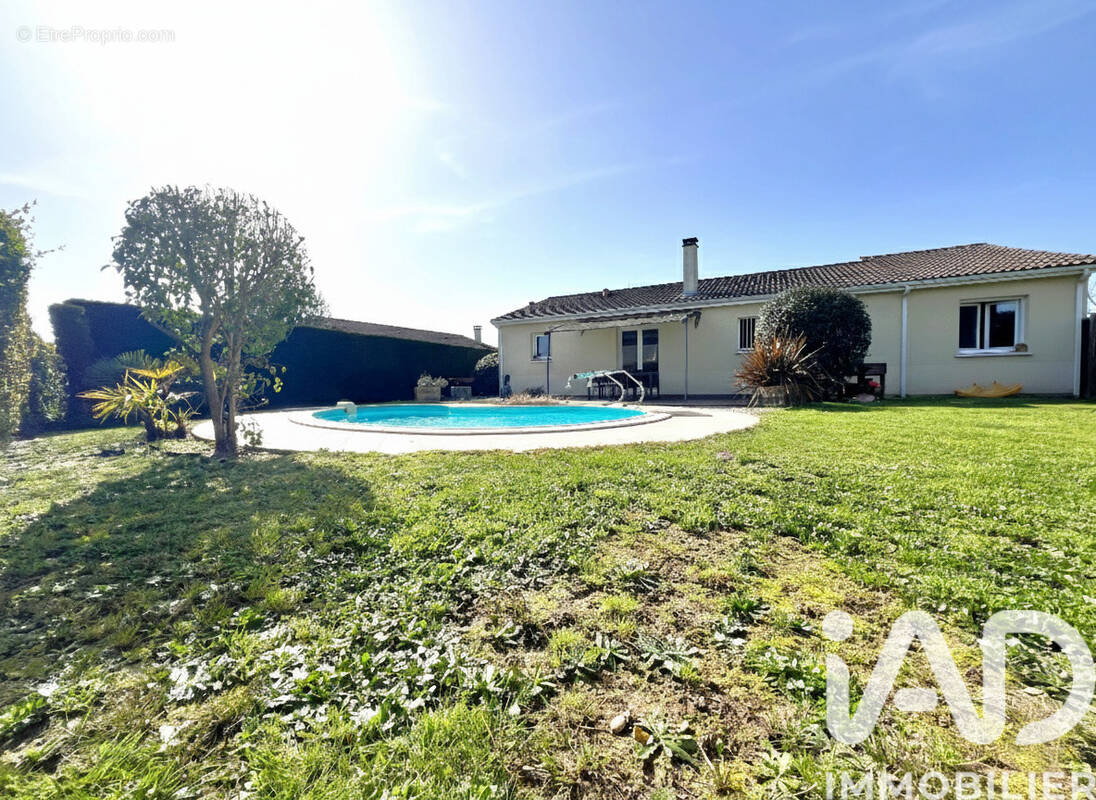 Photo 1 - Maison à VAYRES