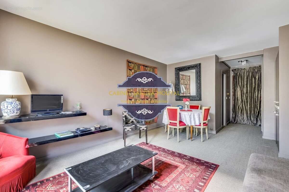 Appartement à PARIS-8E