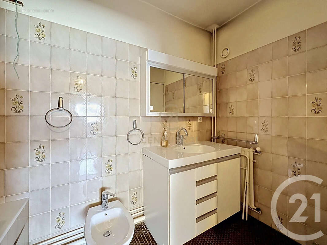 Appartement à LYON-8E