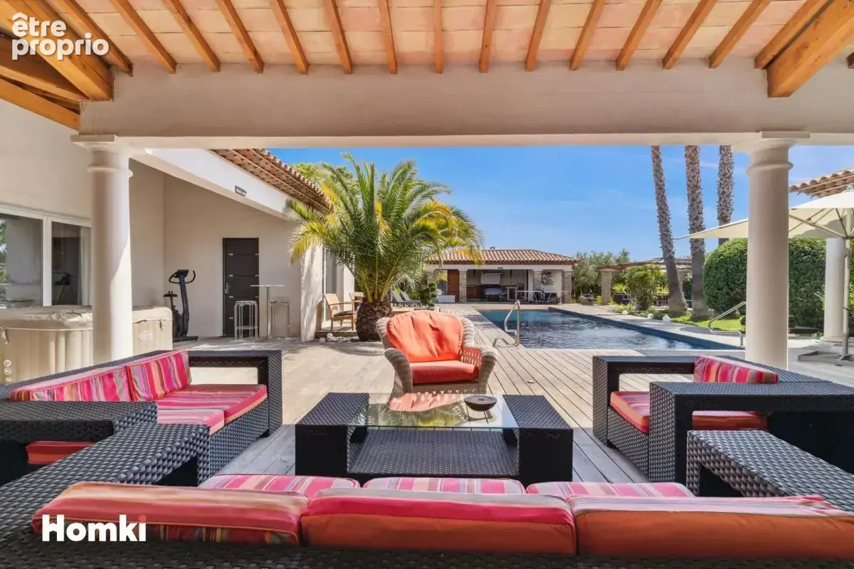 Maison/Villa T5 de 210 m² à Le Cannet-des-Maures 83340 - photo 14
