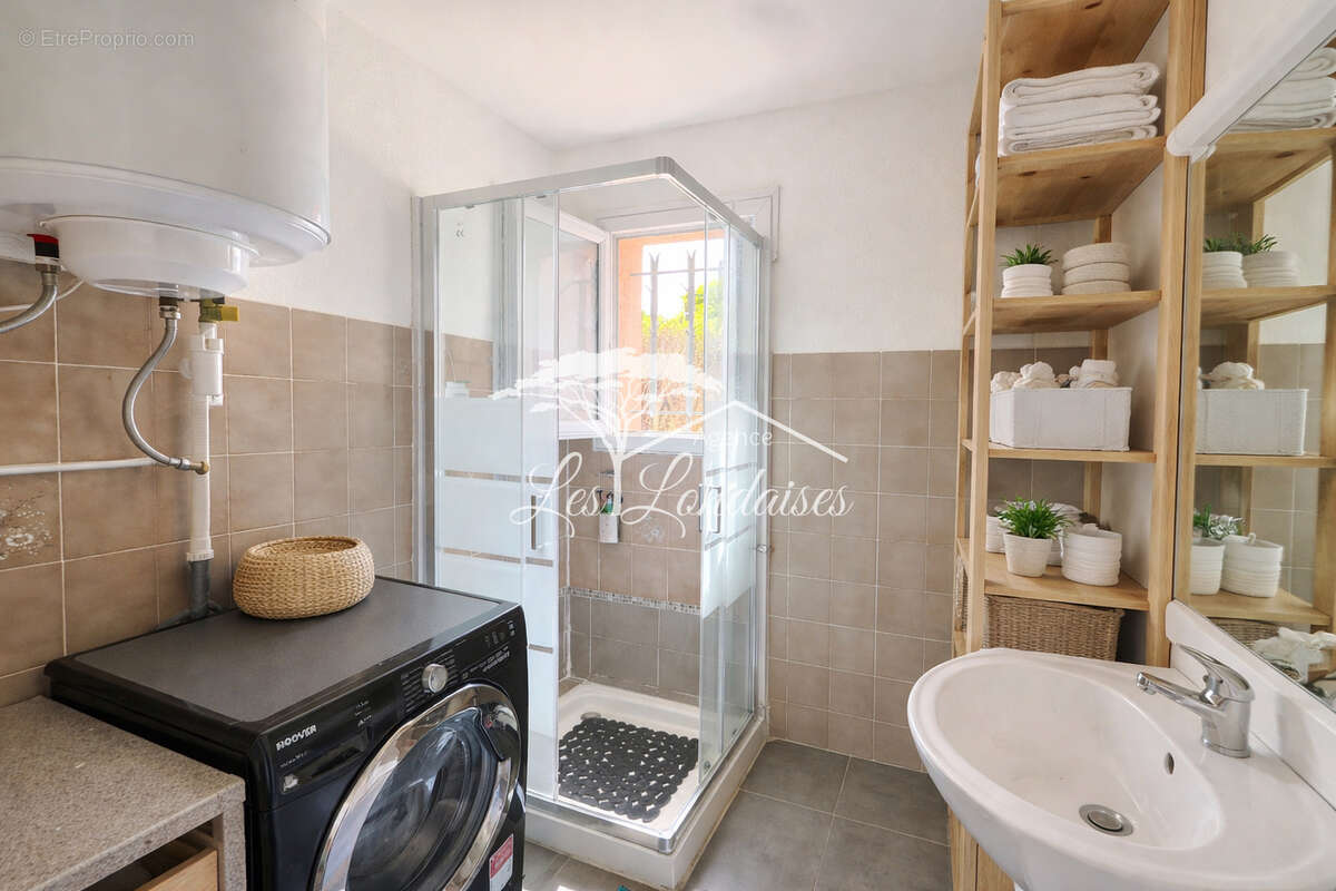 Appartement à LA LONDE-LES-MAURES