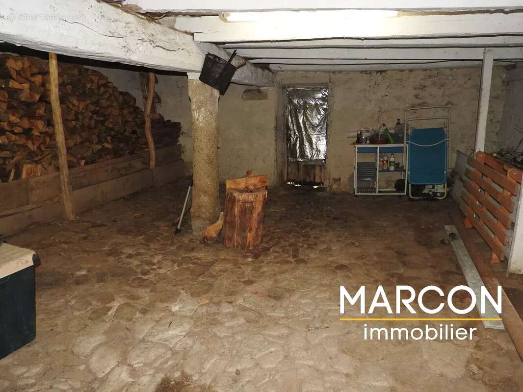 Maison à SAINT-PIERRE-BELLEVUE