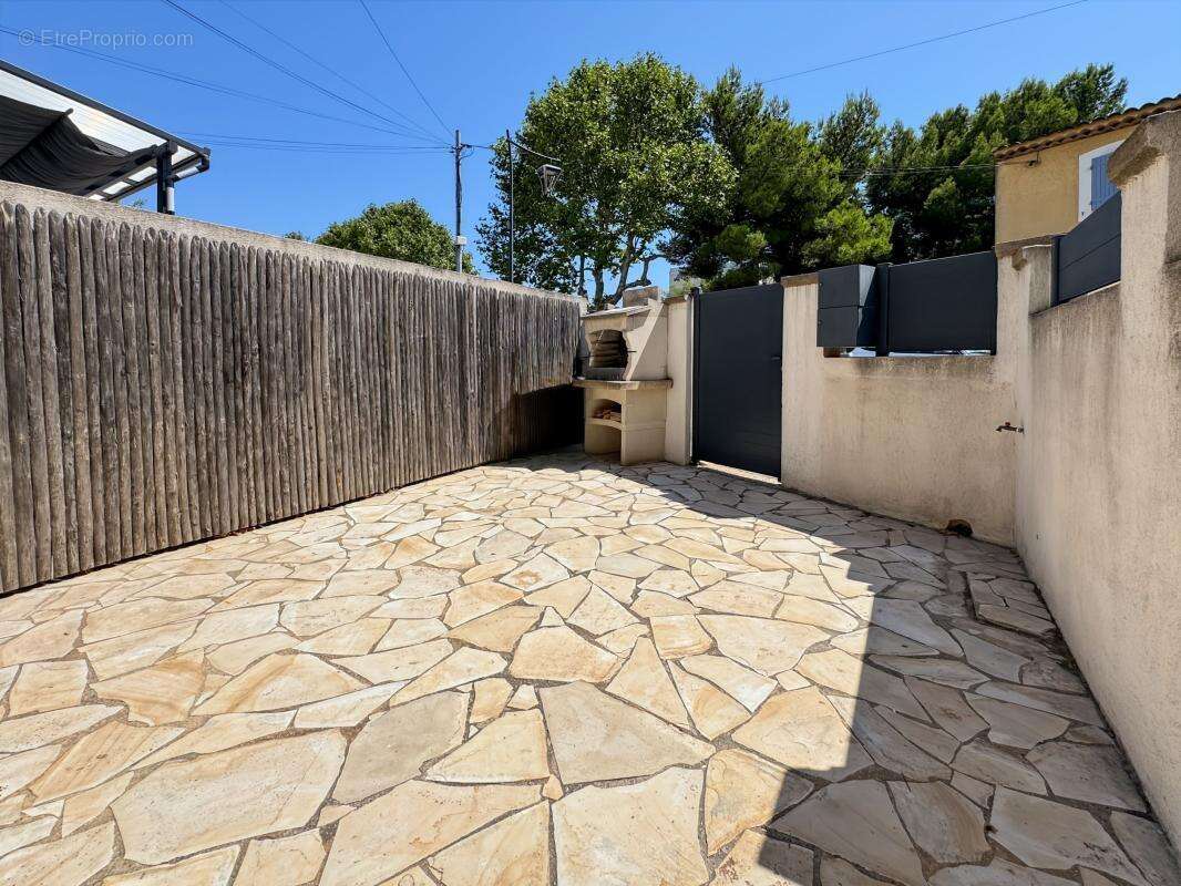A vendre - maison de village - charme - terrasse - photo 10