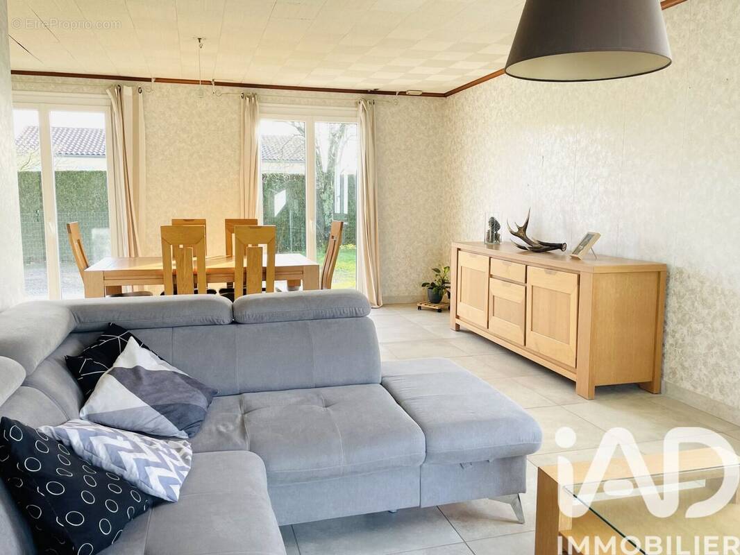 Photo 1 - Maison à CERNUSSON