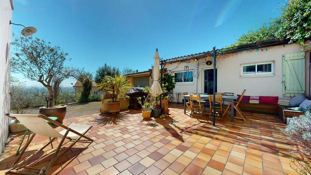 Appartement à MIRIBEL