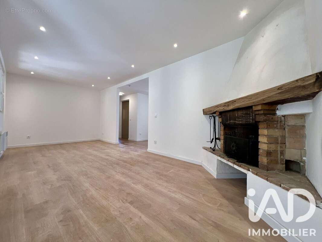 Maison 119 m² à Meounes-Les-Montrieux  - photo 2