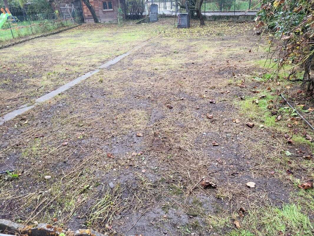 Terrain à BONNEVILLE