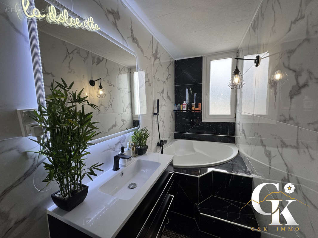 Appartement à FONTAINE