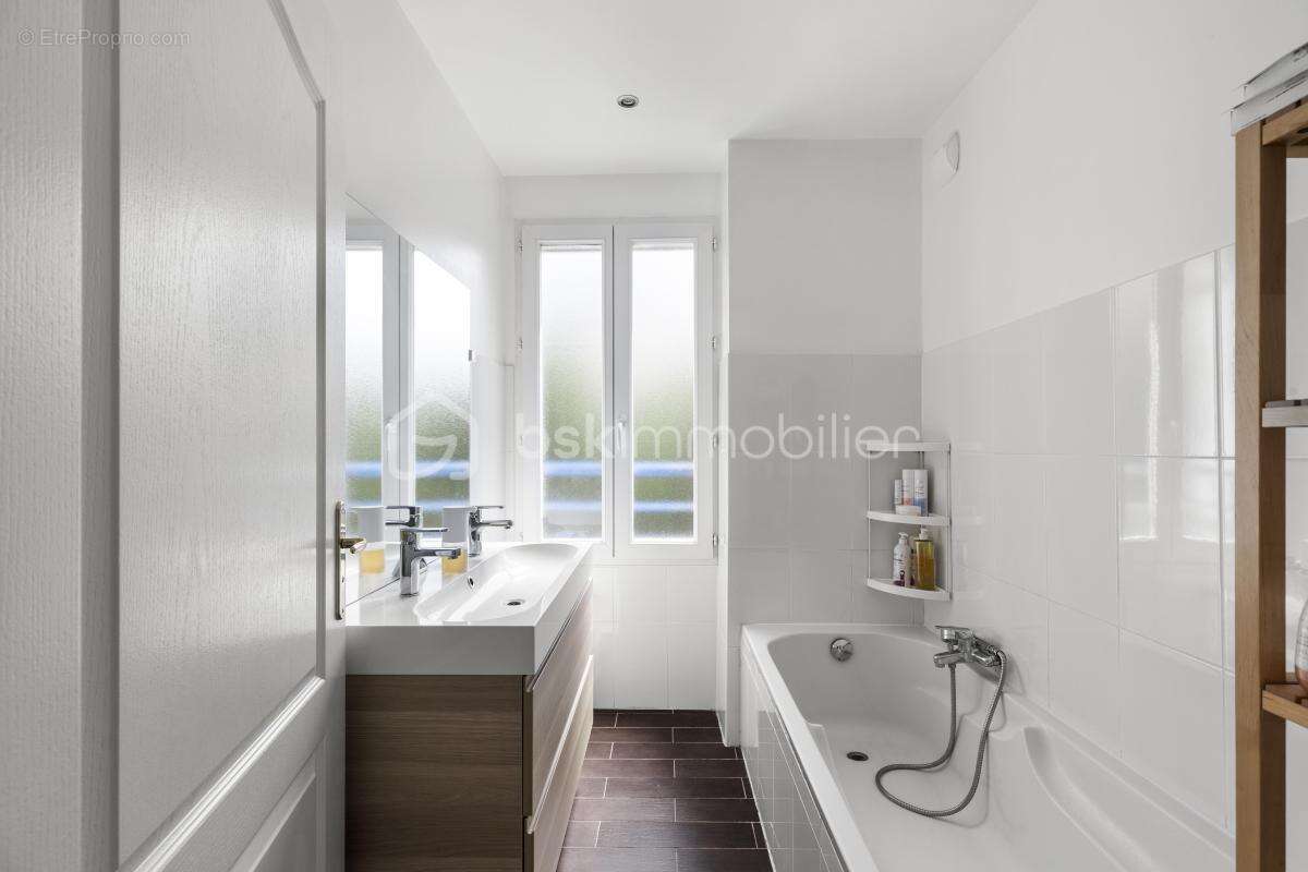 Appartement à VALLAURIS
