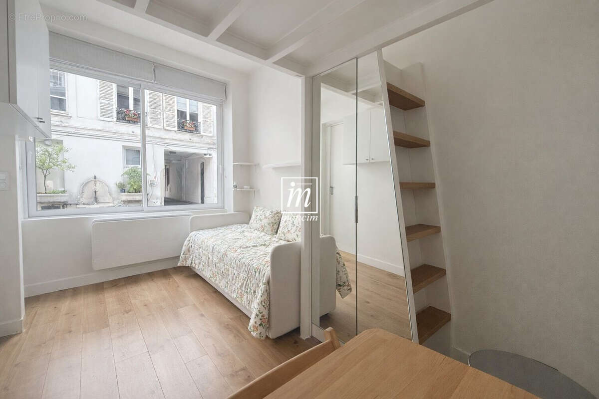 Appartement à PARIS-8E