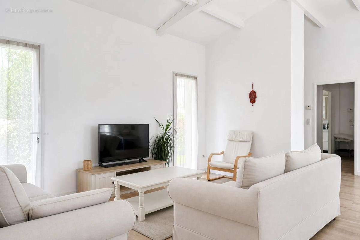 Maison de 6 pièces de 124 m² à Villiers-en-Plaine - photo 2