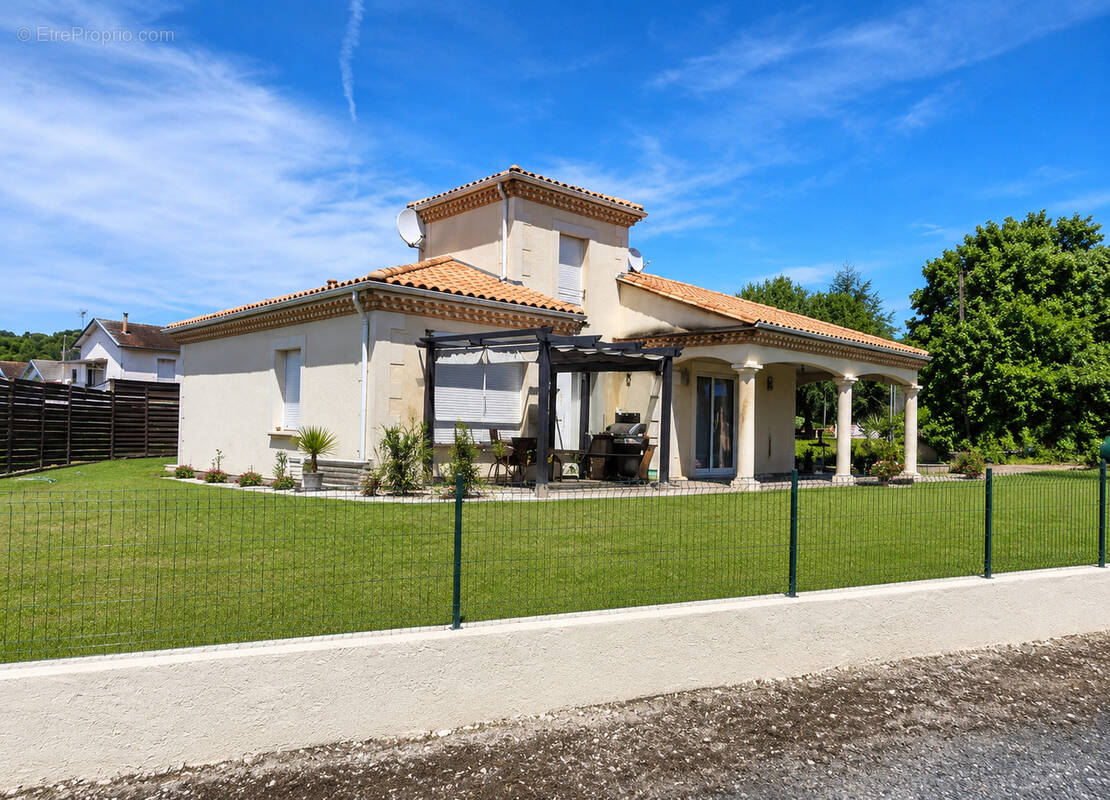 Maison à COULOUNIEIX-CHAMIERS