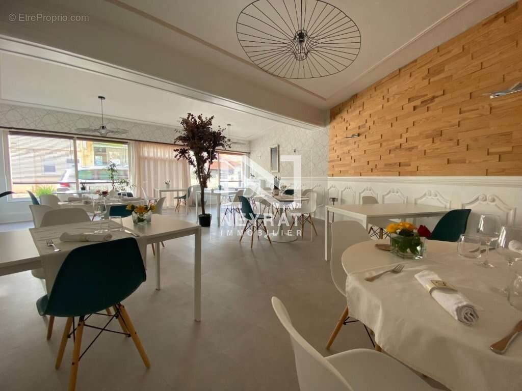 Commerce à PARAY-LE-MONIAL