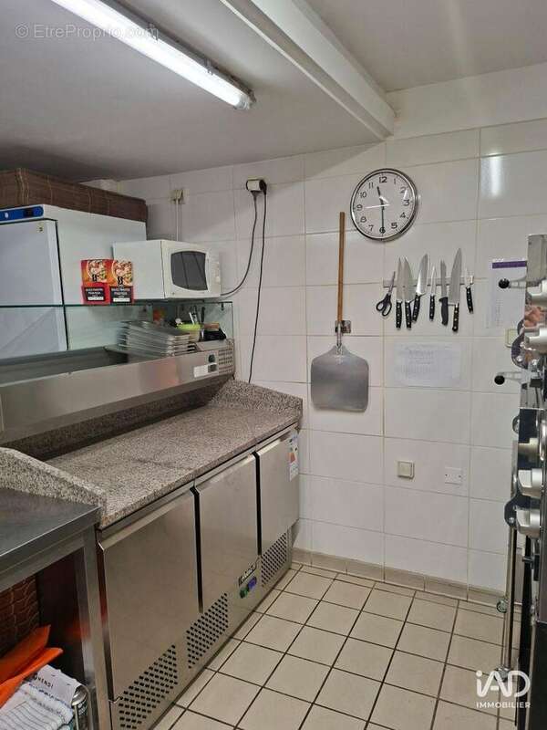 Commerce 41 m² à Besse-Sur-Issole  - photo 4