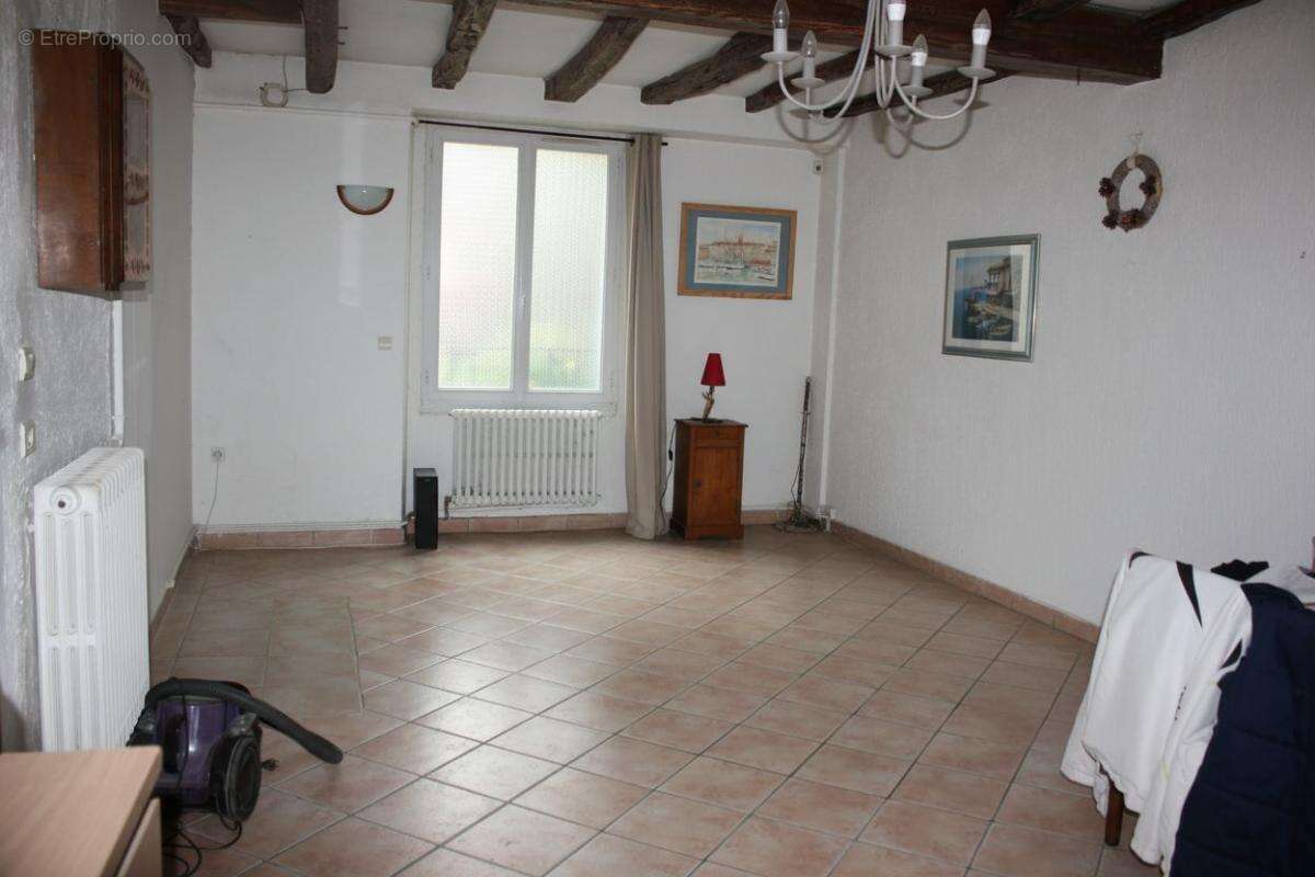 Maison à JANVILLE-SUR-JUINE