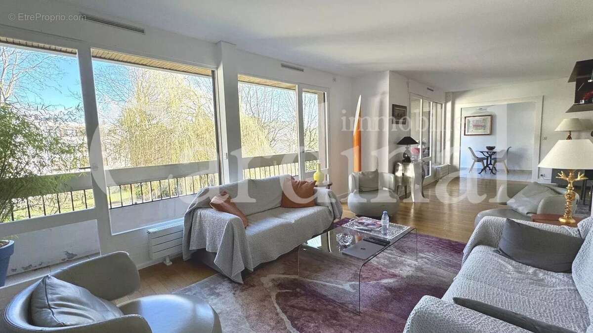 Appartement à NOISY-LE-ROI