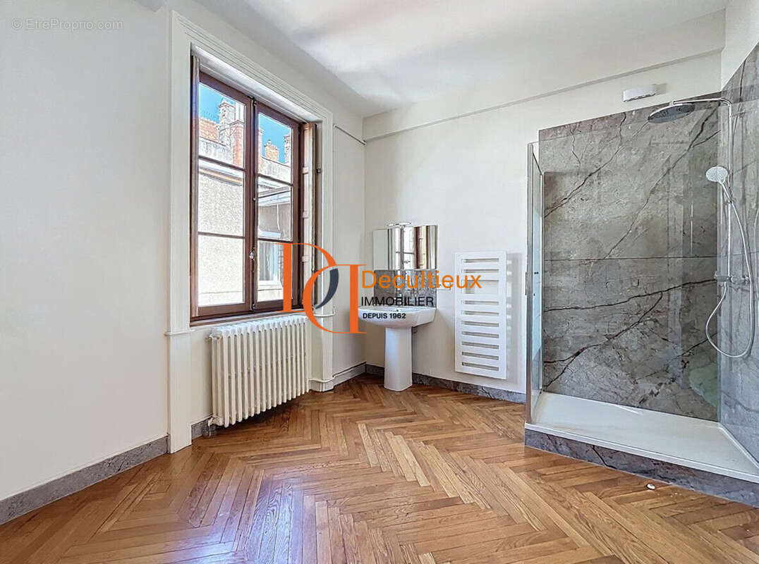 Appartement à LYON-6E