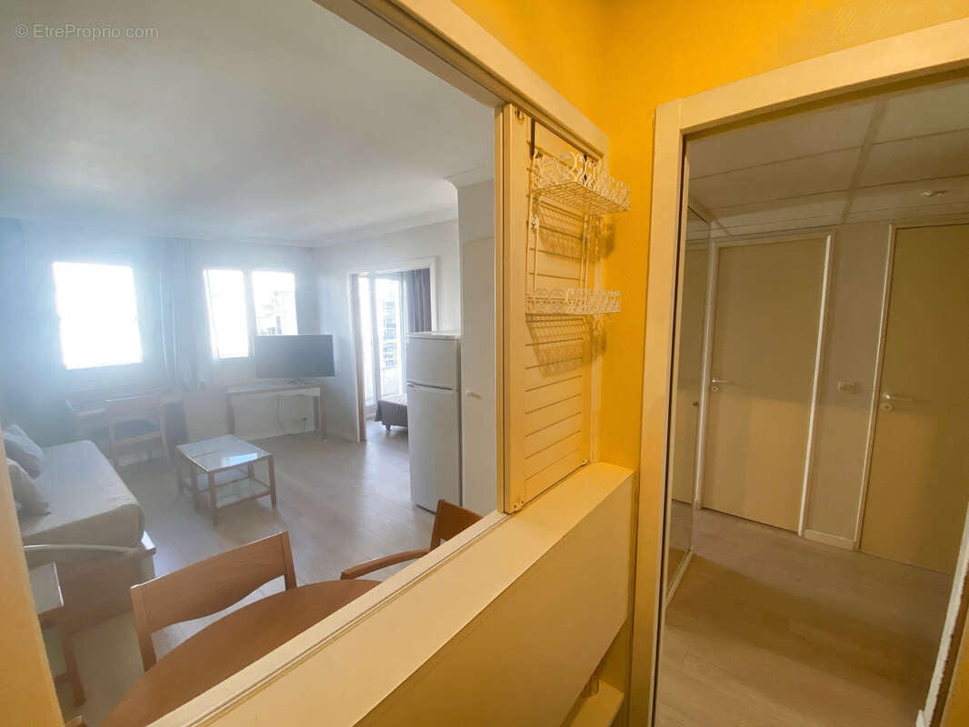 Appartement à COURBEVOIE