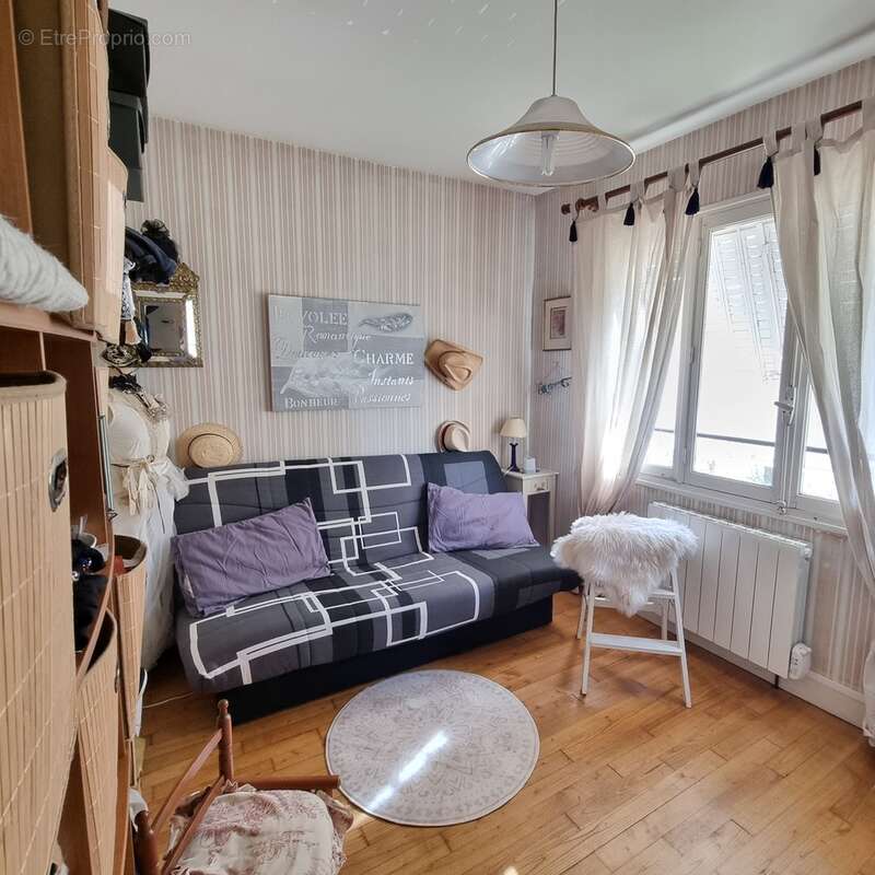 Maison à MONTGIVRAY