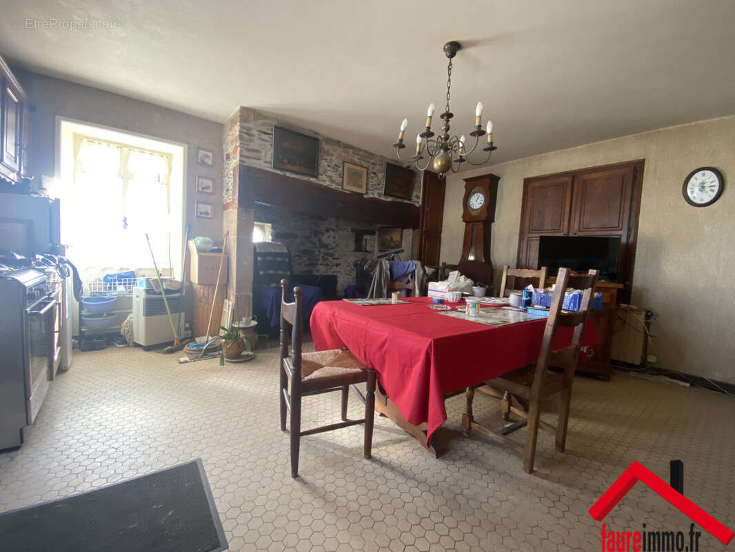 Maison à SAINTE-FEREOLE