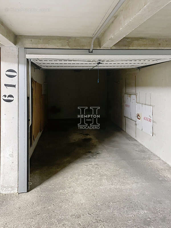 Paris xvi   box fermé a vendre- parking - dans résidence sécurisée - trocadéro - photo 4