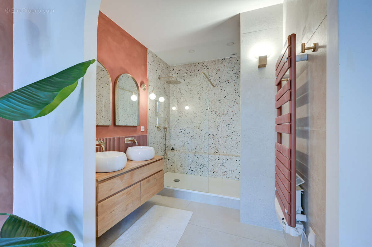 Appartement à MARSEILLE-6E