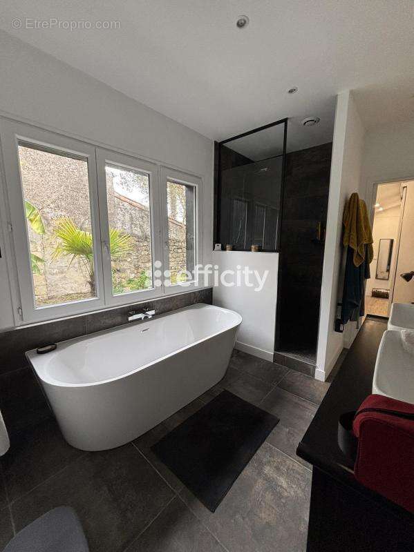 Maison à NIEUL-SUR-MER