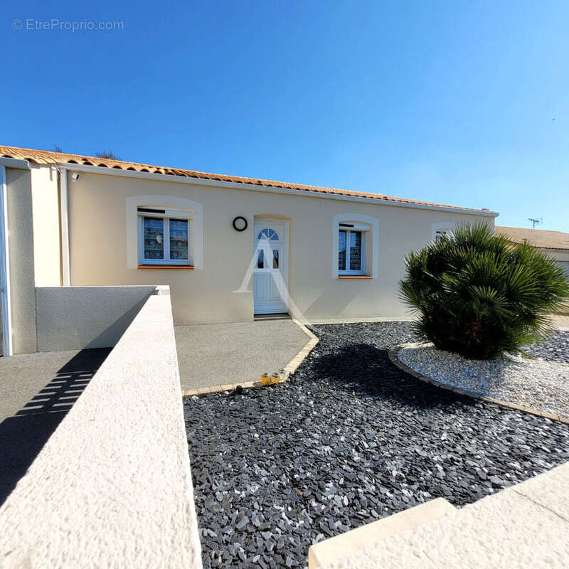 Maison à SAINT-AVAUGOURD-DES-LANDES