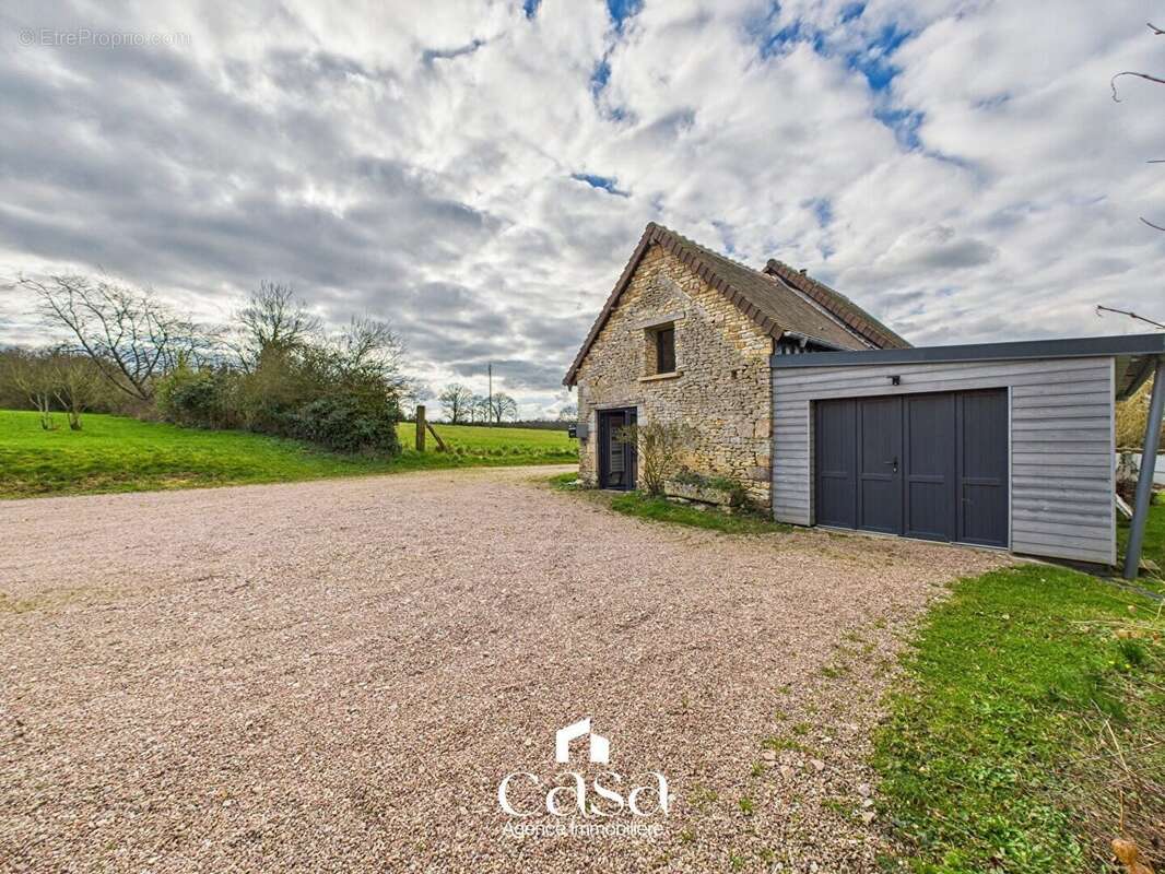 Maison à SAINT-PIERRE-DU-BU