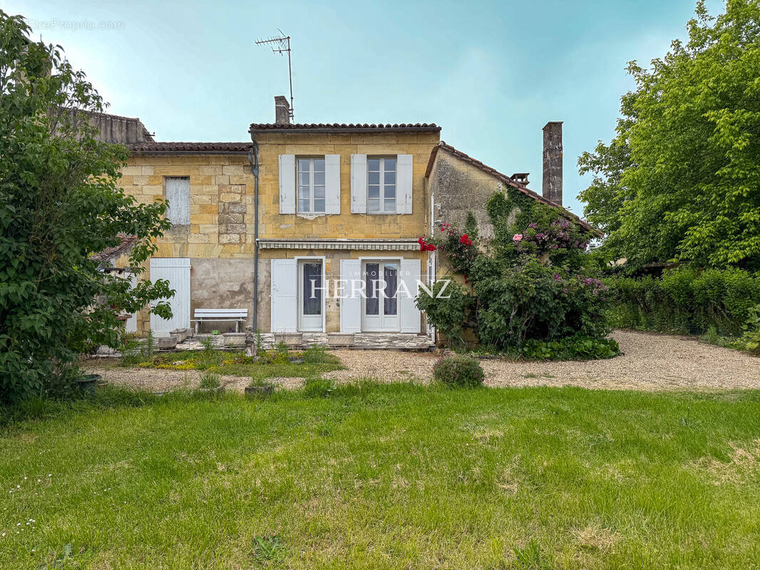 Maison à SAINT-PEY-D'ARMENS