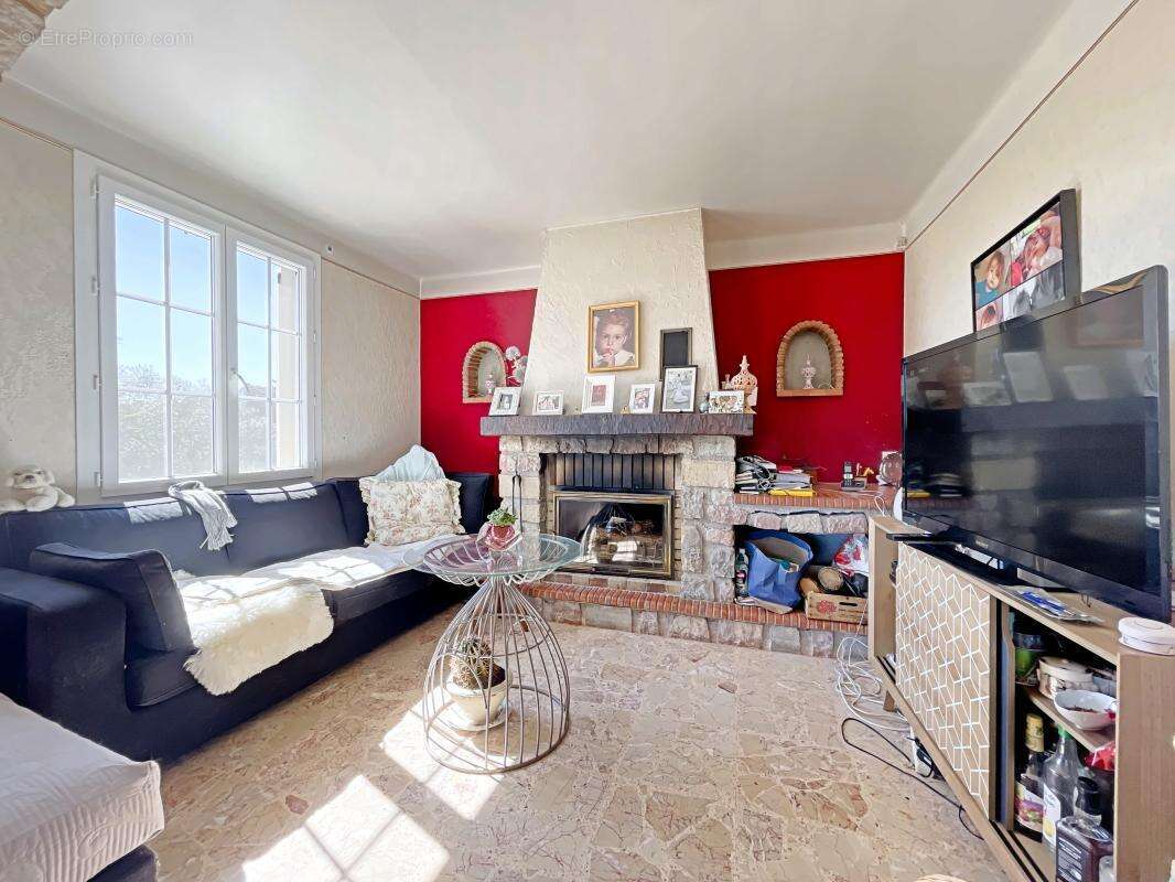 Maison à GINASSERVIS