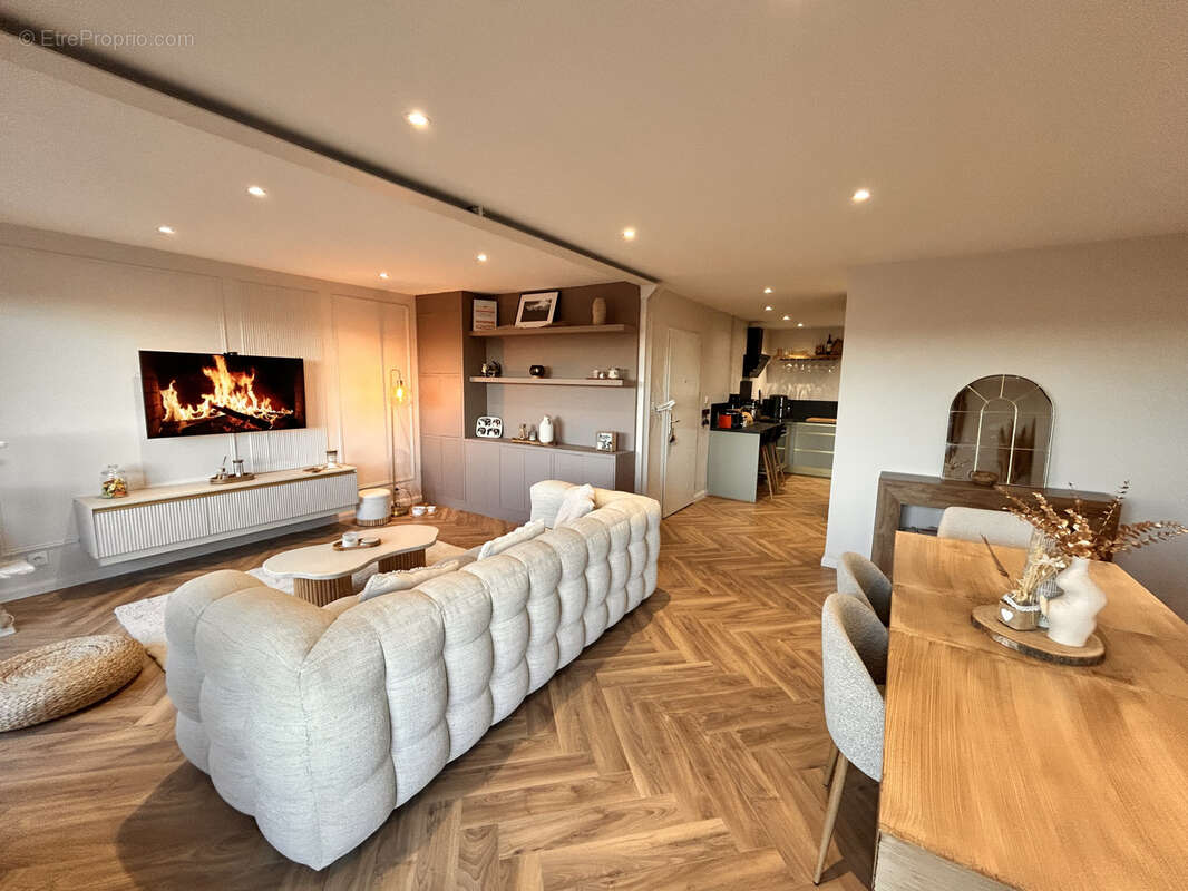 Appartement à CUERS